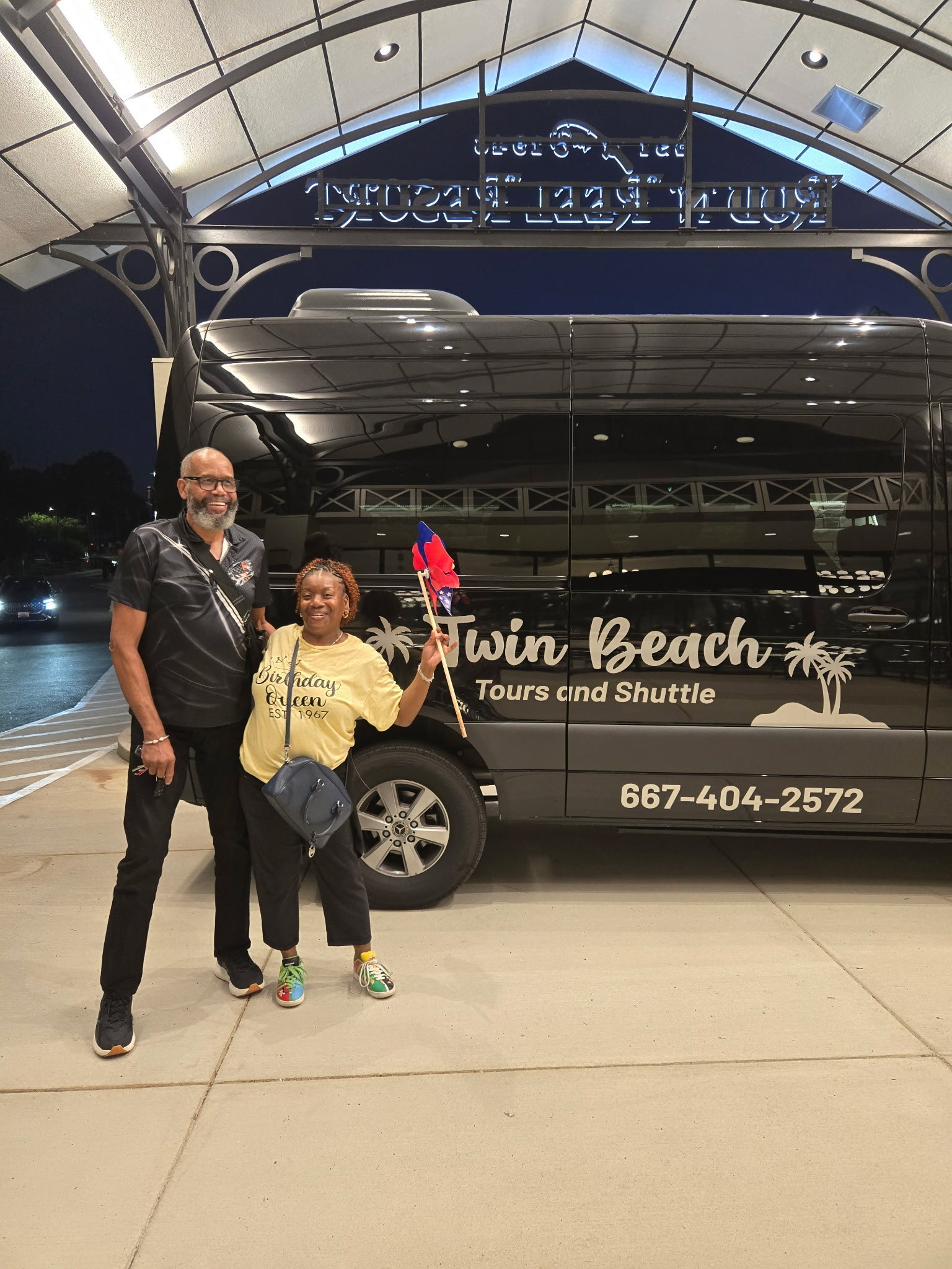 Twin Beach Tours Sprinter exterior