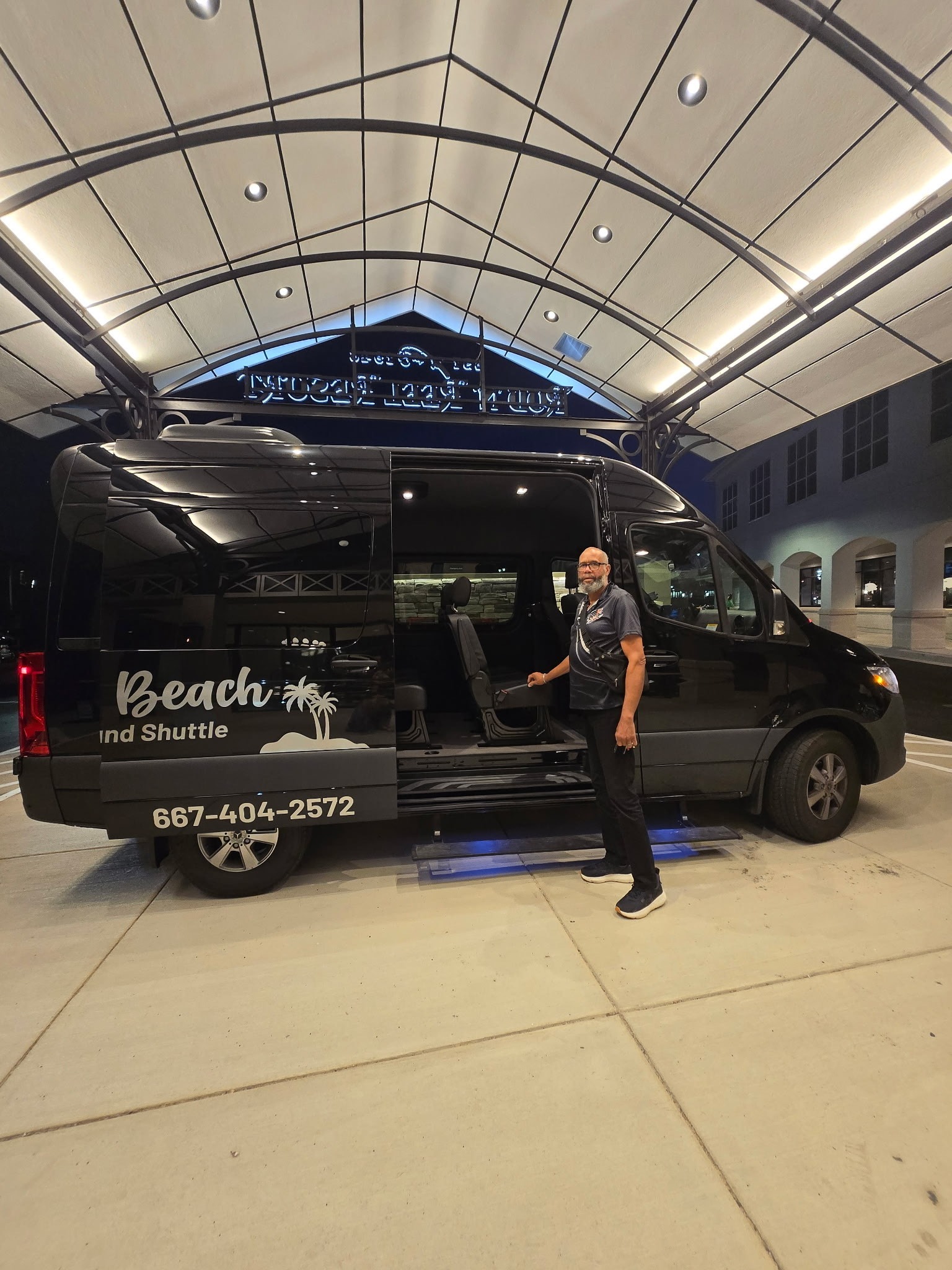 Twin Beach Tours Sprinter